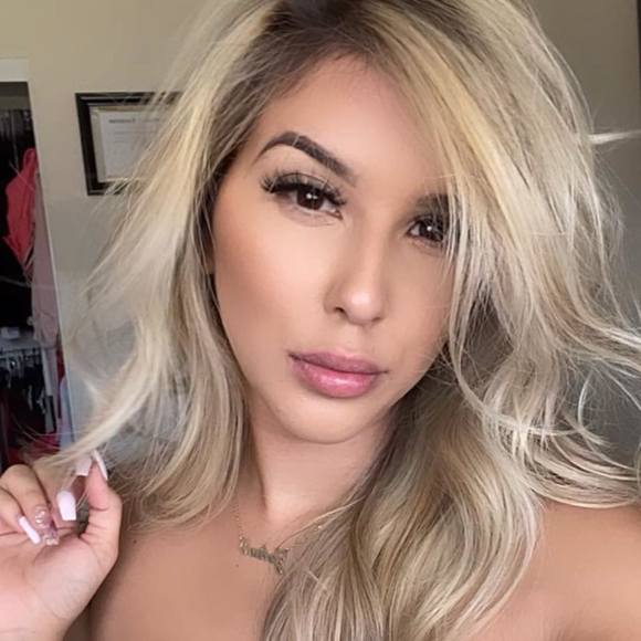 leandraflores_